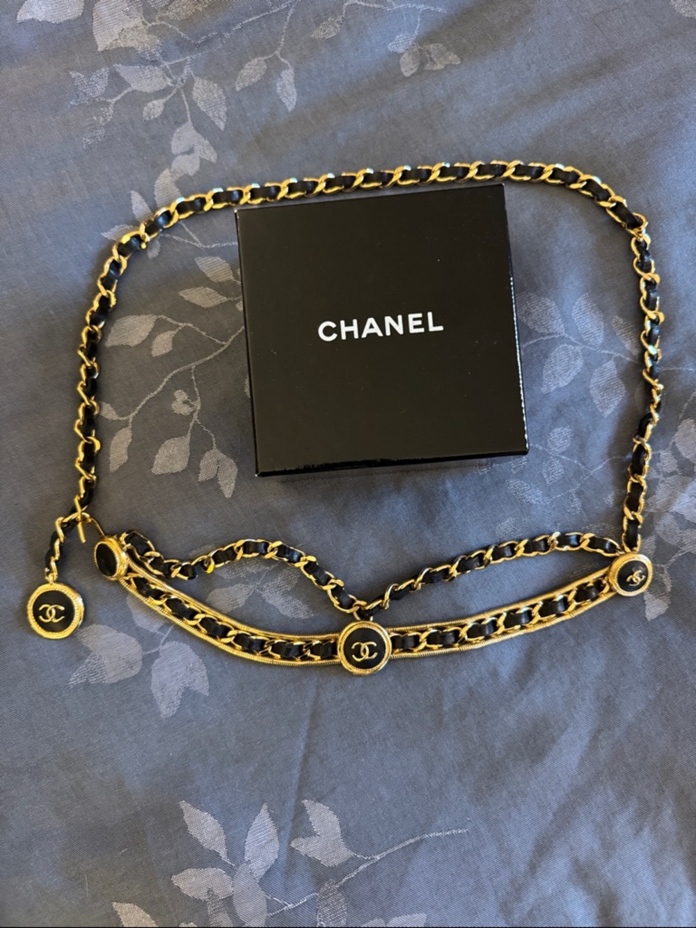 CHANEL vintage 90s double chain belt with CC medallions & clover medallion